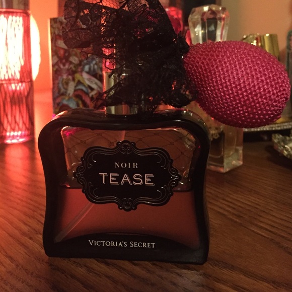 Noir Tease Victoria's Secret perfume