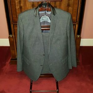 Andrew Marc Men's Suit 46R