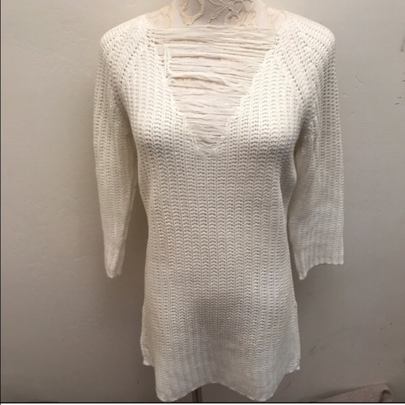 Romeo & Juliet Couture Sweaters - Romeo & Juliet Couture sweater knit white small
