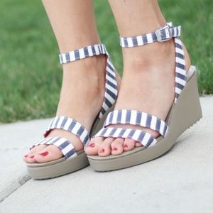 Adorable Croc wedges !