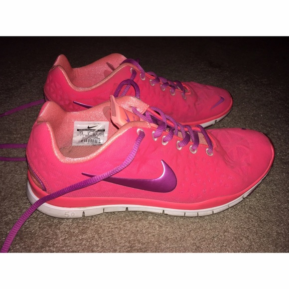 Hot Pink Nike Free Run - Picture 2 of 4