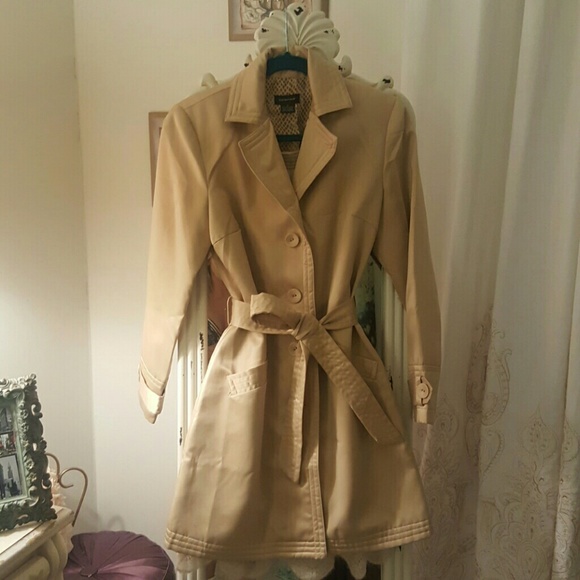 Spense silky light gold cream  trenchcoat S new