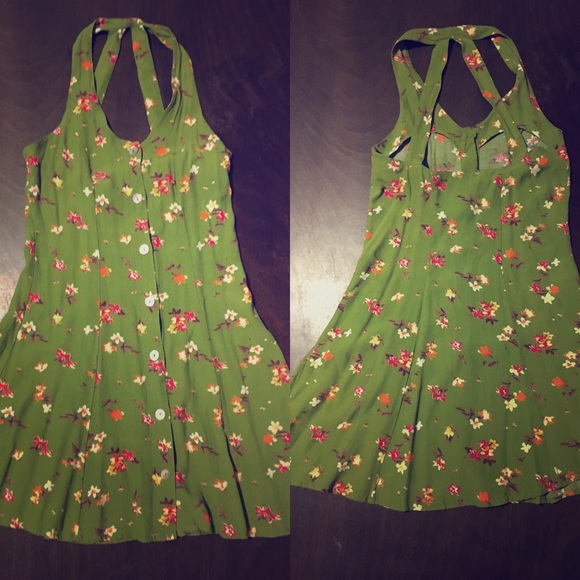 Mink Pink Green with flowers dress 💕🌺