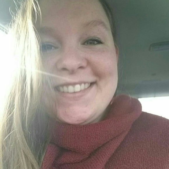 Meet your Posher, Cheryl - Picture 1 of 1