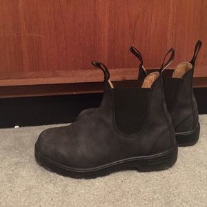 Blundstone black boots