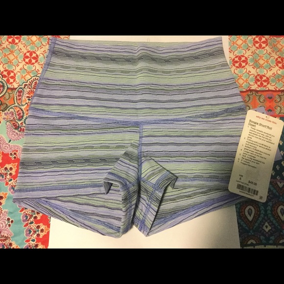Lululemon boogie shorts NWT SOLD - Picture 1 of 3