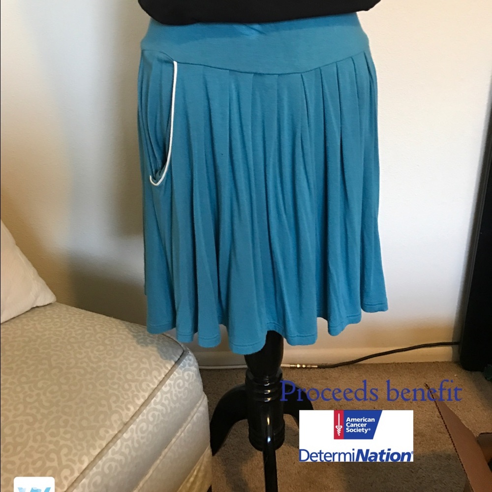 Banana Republic Flowy Blue Skirt w/ Pockets!