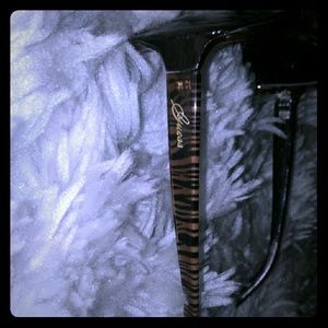 Guess bigger framed subglasses