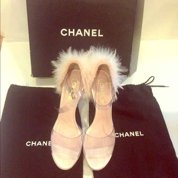 Chanel pink platform logo cc 9.5 runway euc heels
