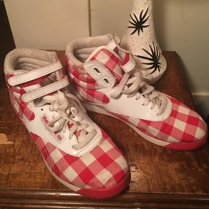 Vintage Classic Reebok's