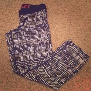 NIKE cropped leggings