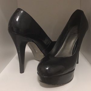 Fabulous Black Patent Leather Platform Pumps