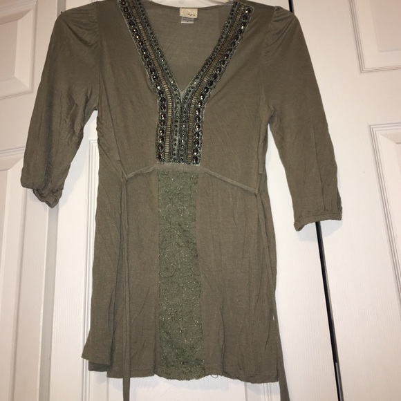 Buckle top