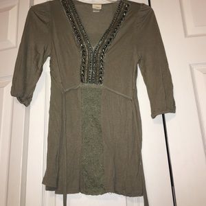 Buckle top