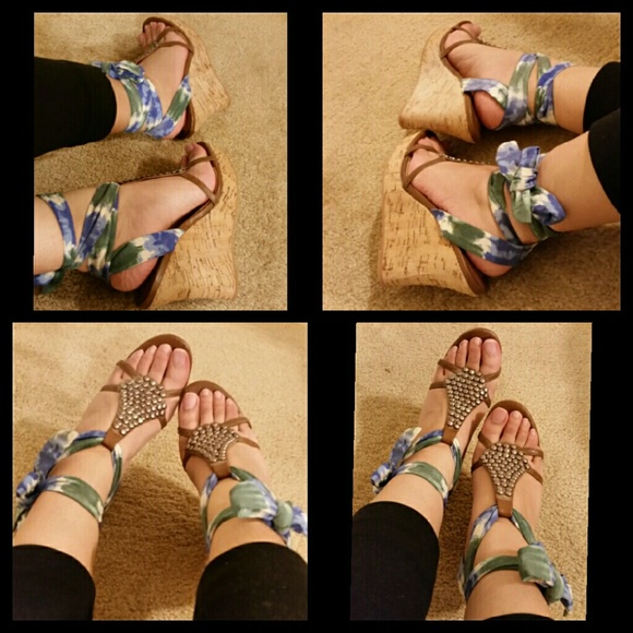 SOLD!!! GORGEOUS ankle tie Colin Stuart wedges, 7 - Picture 3 of 5