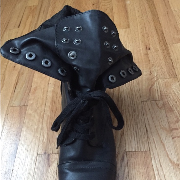 Boots - Picture 3 of 3