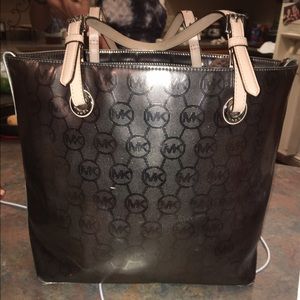 Micheal Kors Purse