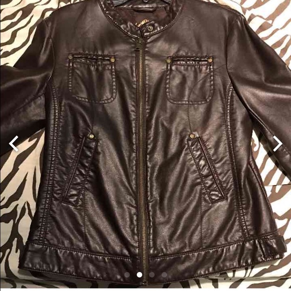 Leather jacket - Picture 2 of 3