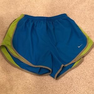 EUC Nike 3" inseam lined running short