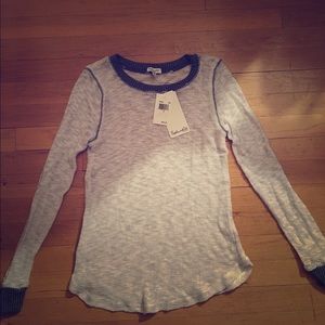 Splendid light weight sweater