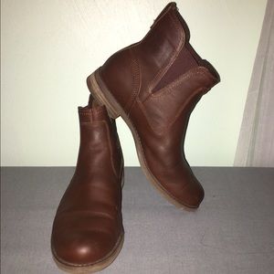 Brown leather bootie