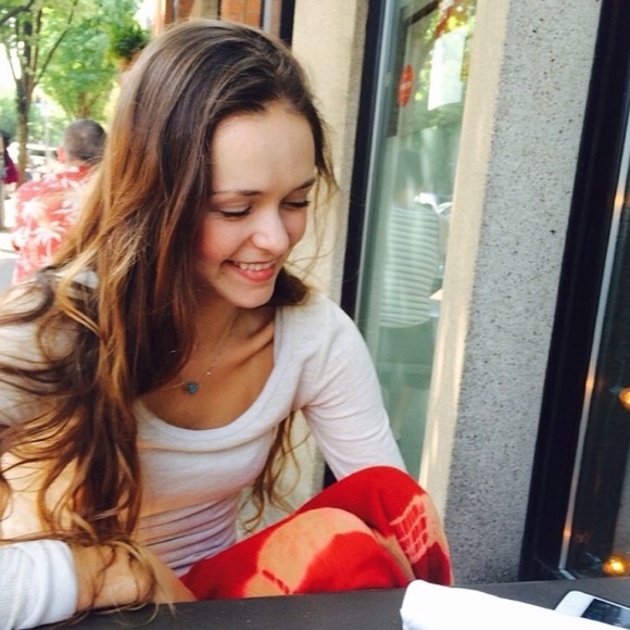 Meet your Posher, Natalie - Picture 1 of 1