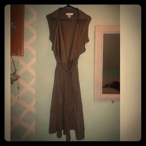 Long sleeveless jacket
