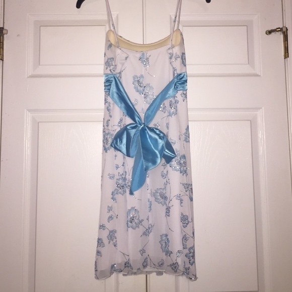 Dress - Picture 2 of 4