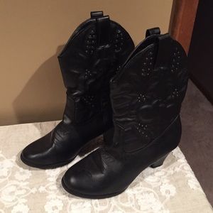Women's size 9.5 cowboy boots