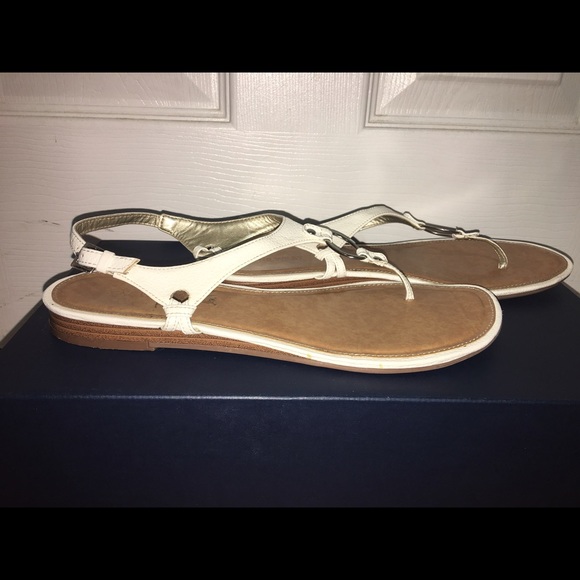 Nine West White Sandal with Silver Accent 💜