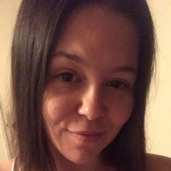 Meet your Posher, Kelly - Picture 2 of 2