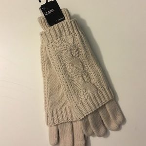 NWT cable knit gloves