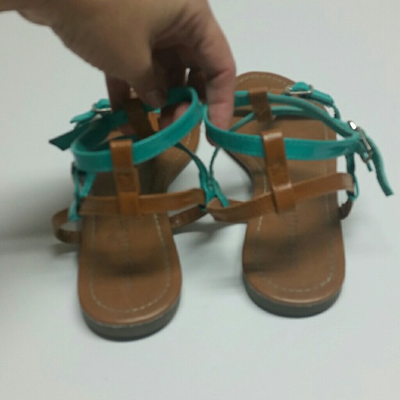USED AS FREE GIFT Sandals in GUC - Picture 4 of 4