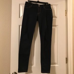 Skinny jeans, size 9. Super comfy!!