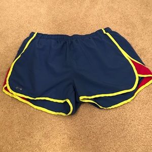 EUC Under Armour 3" inseam lined running short