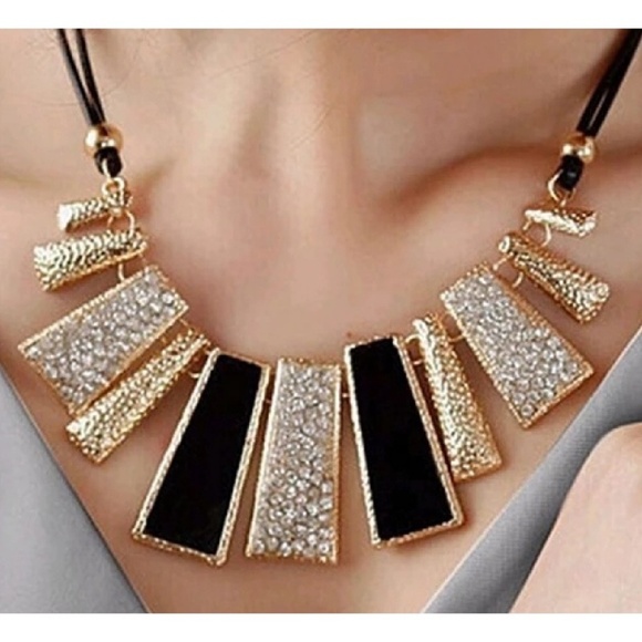 Brand New Beautiful Necklace - Picture 2 of 2