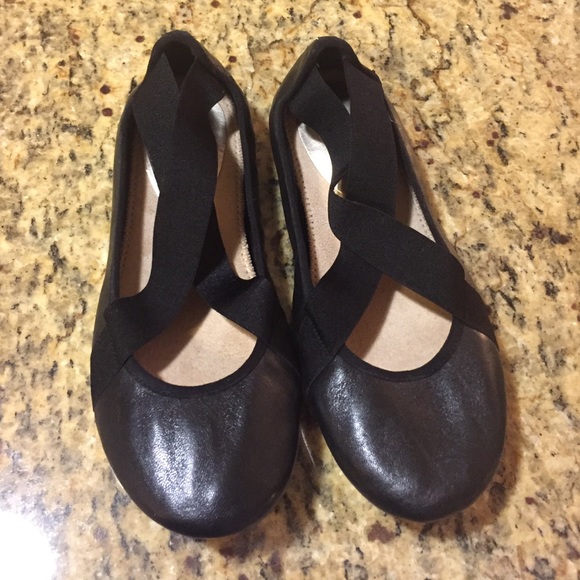 Black Easy Spirit ballet flats size 6