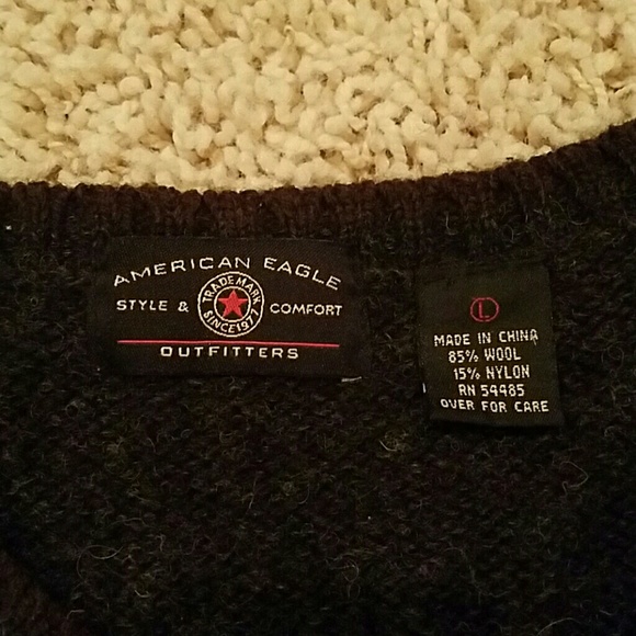 American Eagle Sweater Vest. Large - Picture 2 of 2