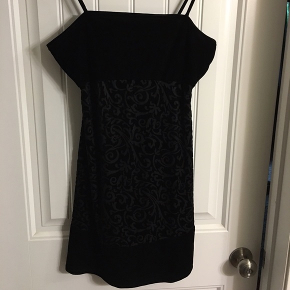Really cute 90s style velvet baby doll dress