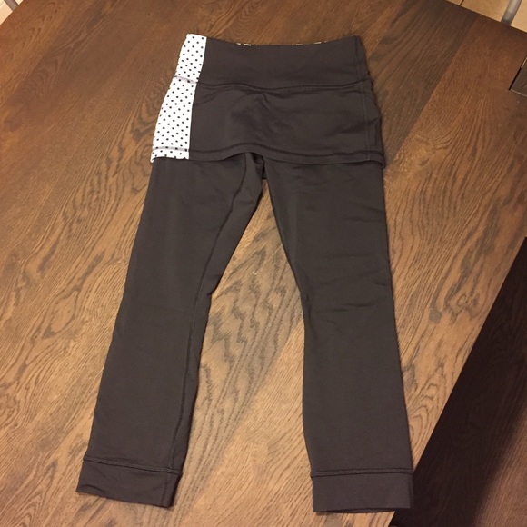 Lululemon crops size 6