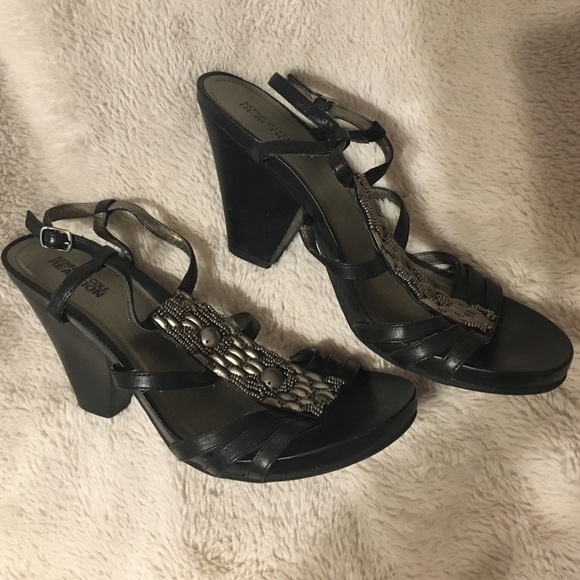 Kenneth Cole Reaction heels with platinum beading - Picture 2 of 3