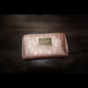 Michael Kors Rose Gold Wallet