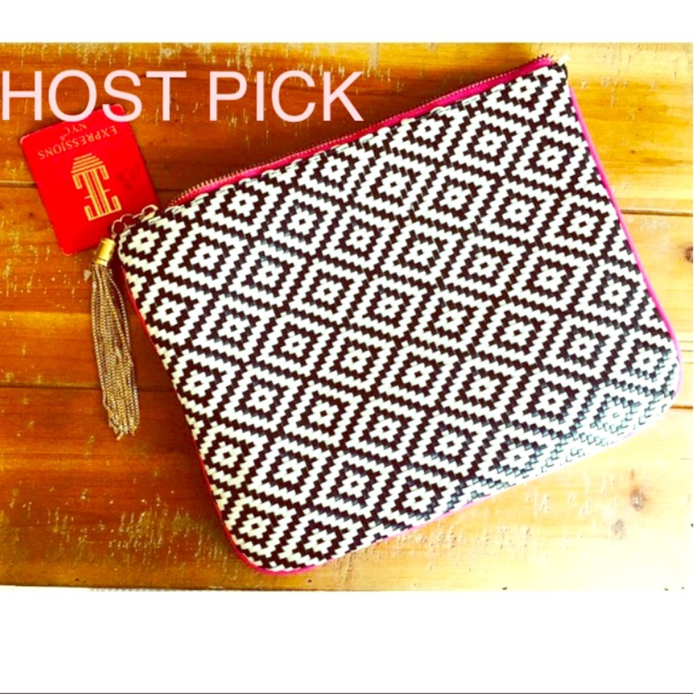 🎀 HP 🎀 ✨White/Black Clutch👌🏻✔️