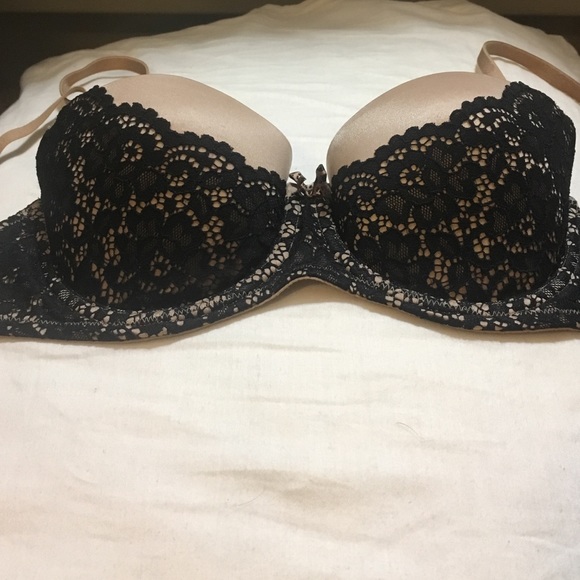 Victoria Secret's size 34B bra. - Picture 2 of 4