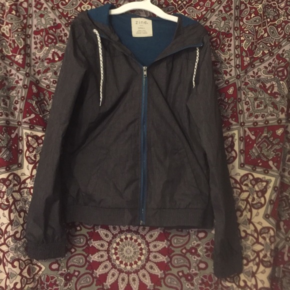 New without tags grey windbreaker - Picture 3 of 4