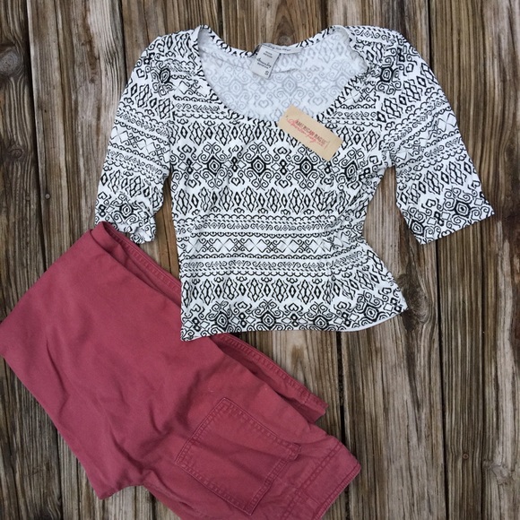 NWT Print Crop Top