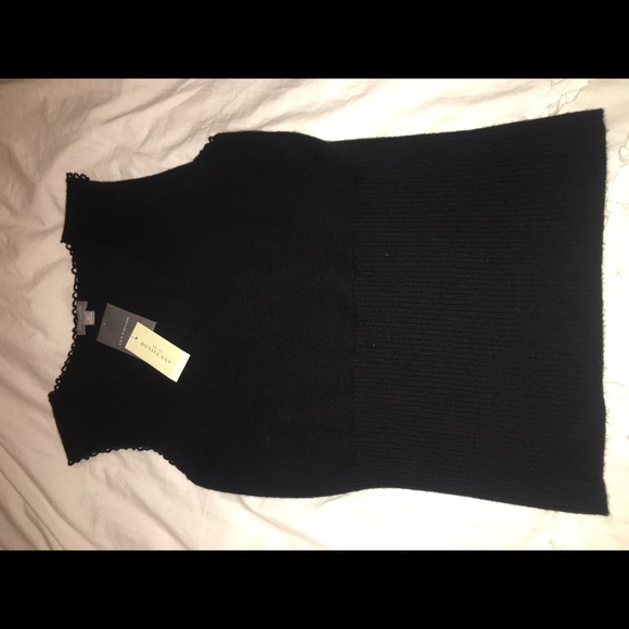 Ann Taylor V neck top