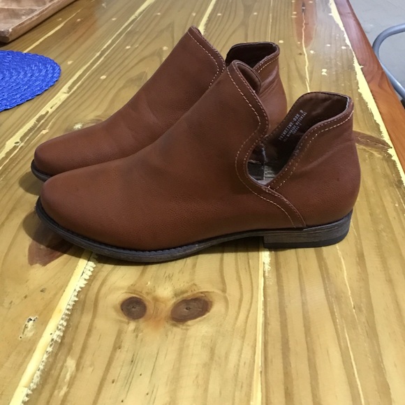 Side cut out ankle booties