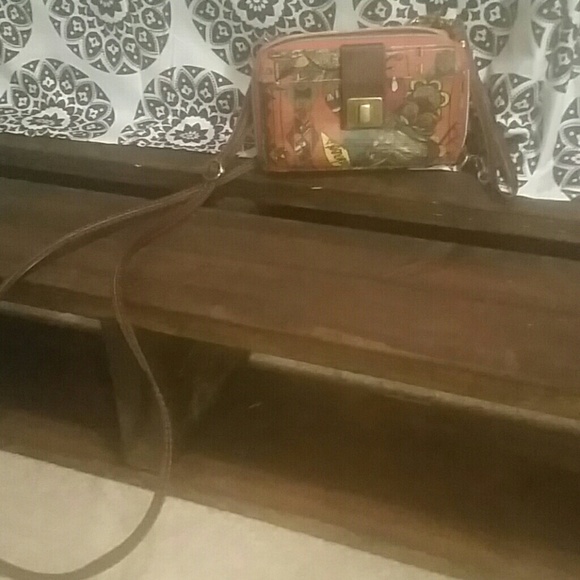 sakroots Handbags - Sakroots cross body