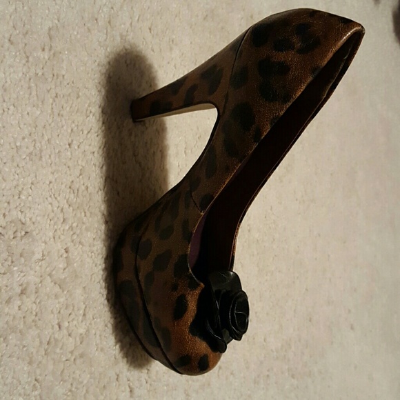 Shoes - Picture 2 of 2